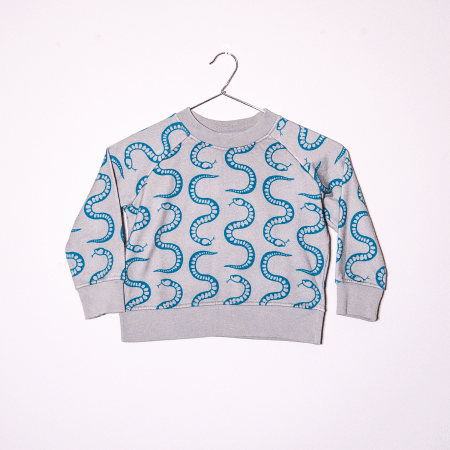 child-size organic cotton sweatshirt with teal snake print from coisa boa